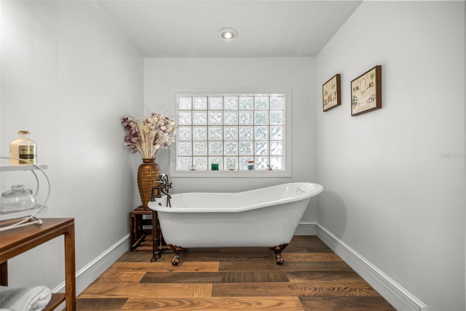 Image 23 of 58 For 1738 5th Street