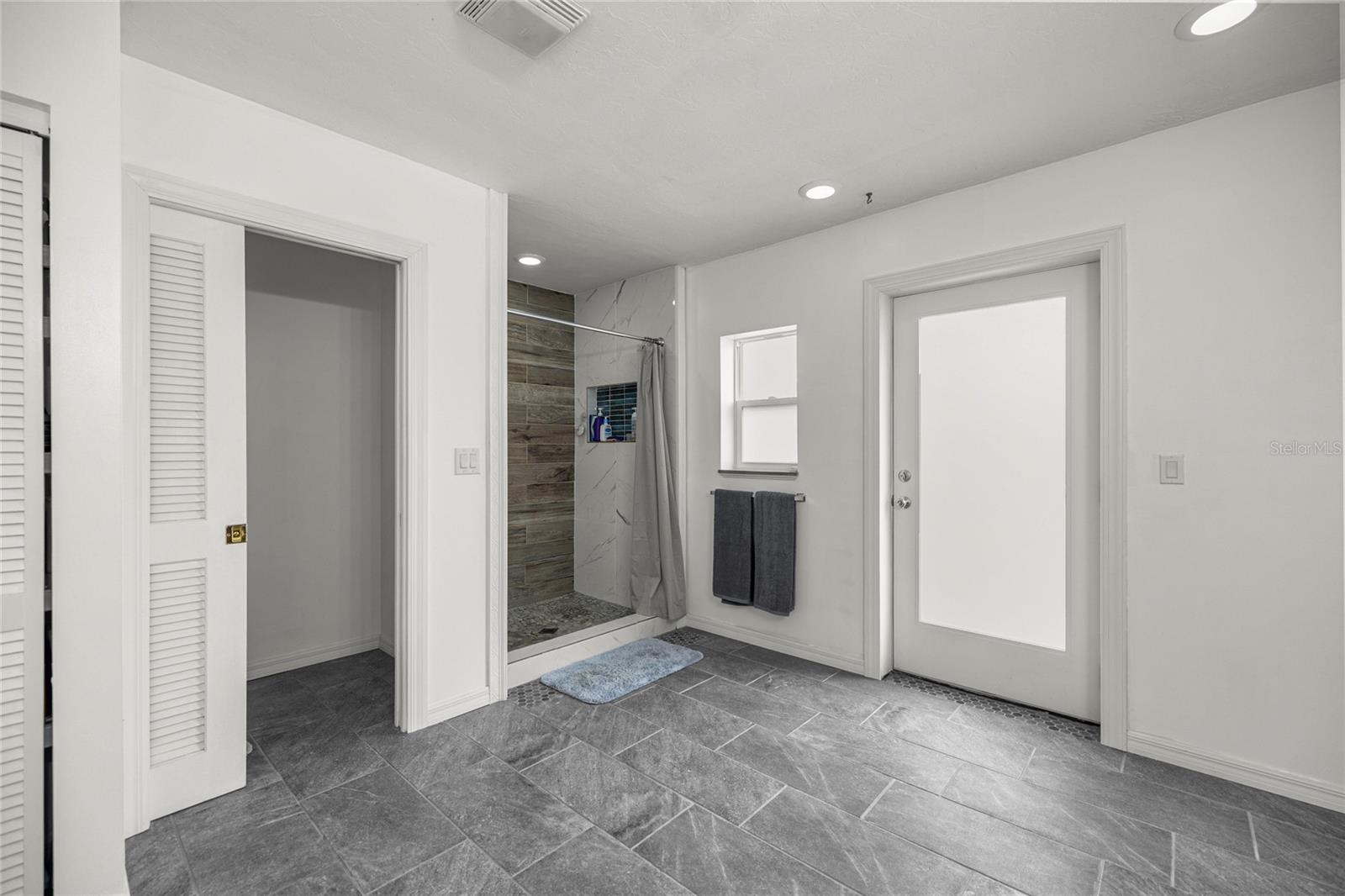 Image 27 of 58 For 1738 5th Street