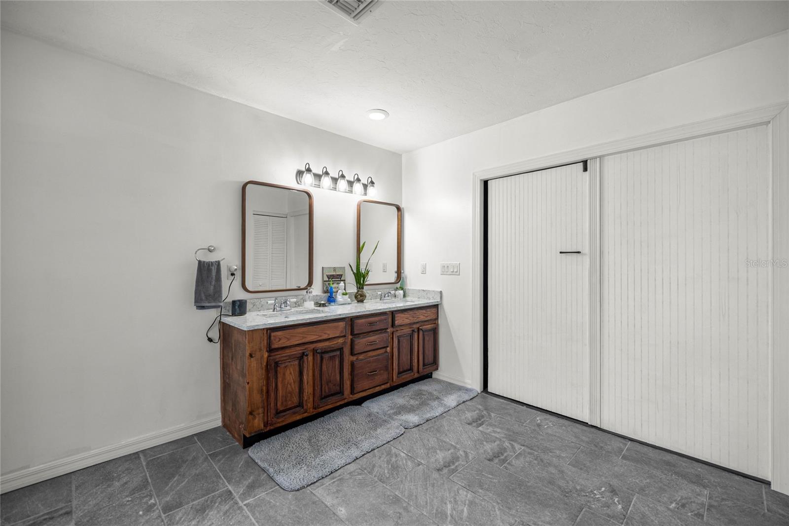 Image 29 of 58 For 1738 5th Street