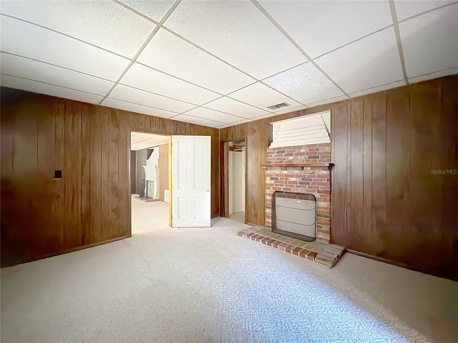 Image 22 of 56 For 113 Rosemary Avenue