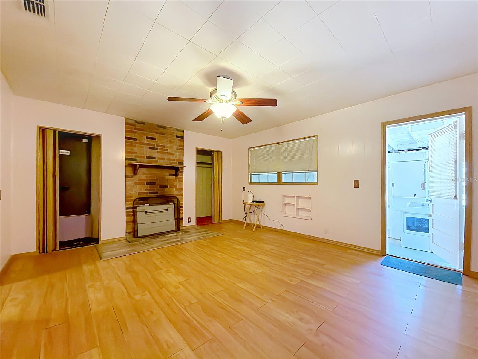 Image 6 of 56 For 113 Rosemary Avenue