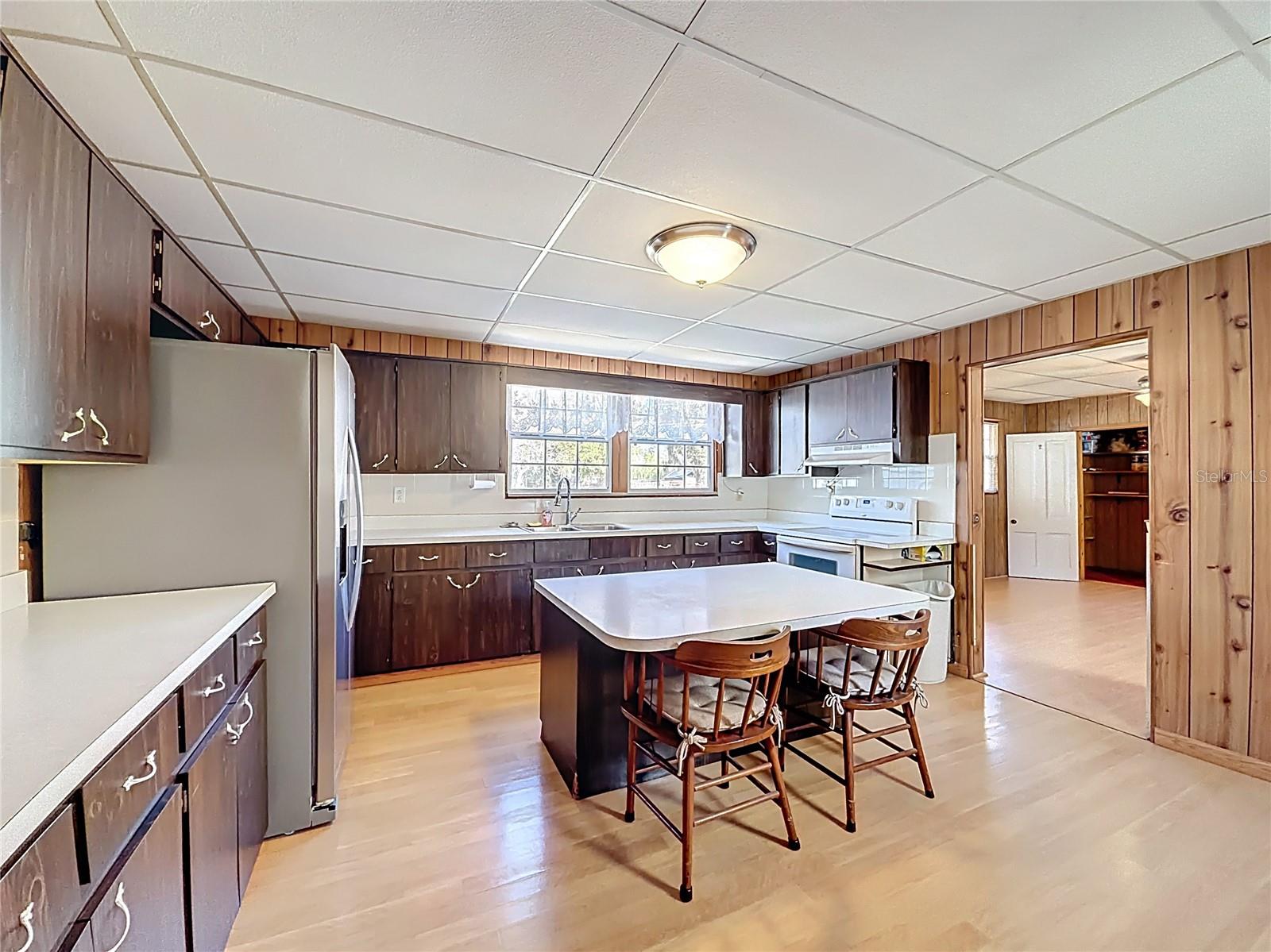 Image 8 of 56 For 113 Rosemary Avenue