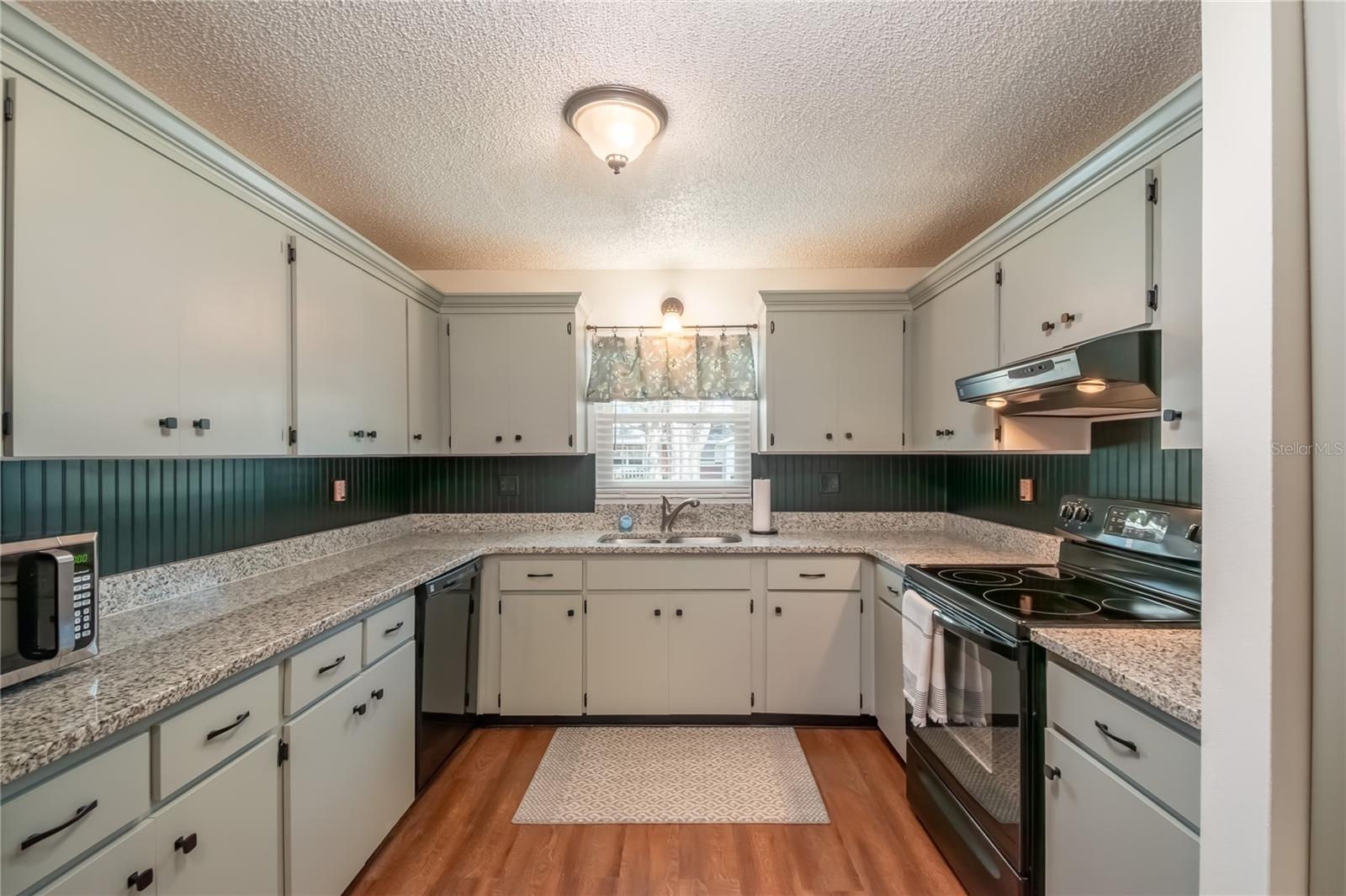 Image 21 of 39 For 8674 96th Street D