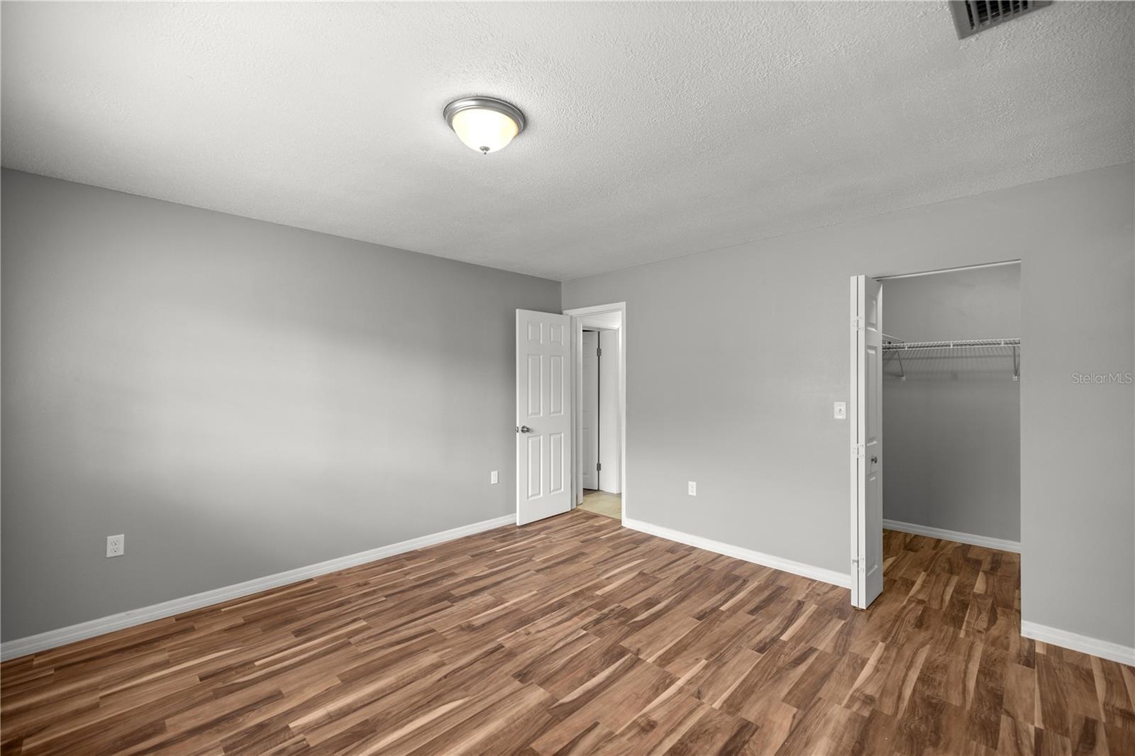 Image 19 of 35 For 15044 35th Avenue Road