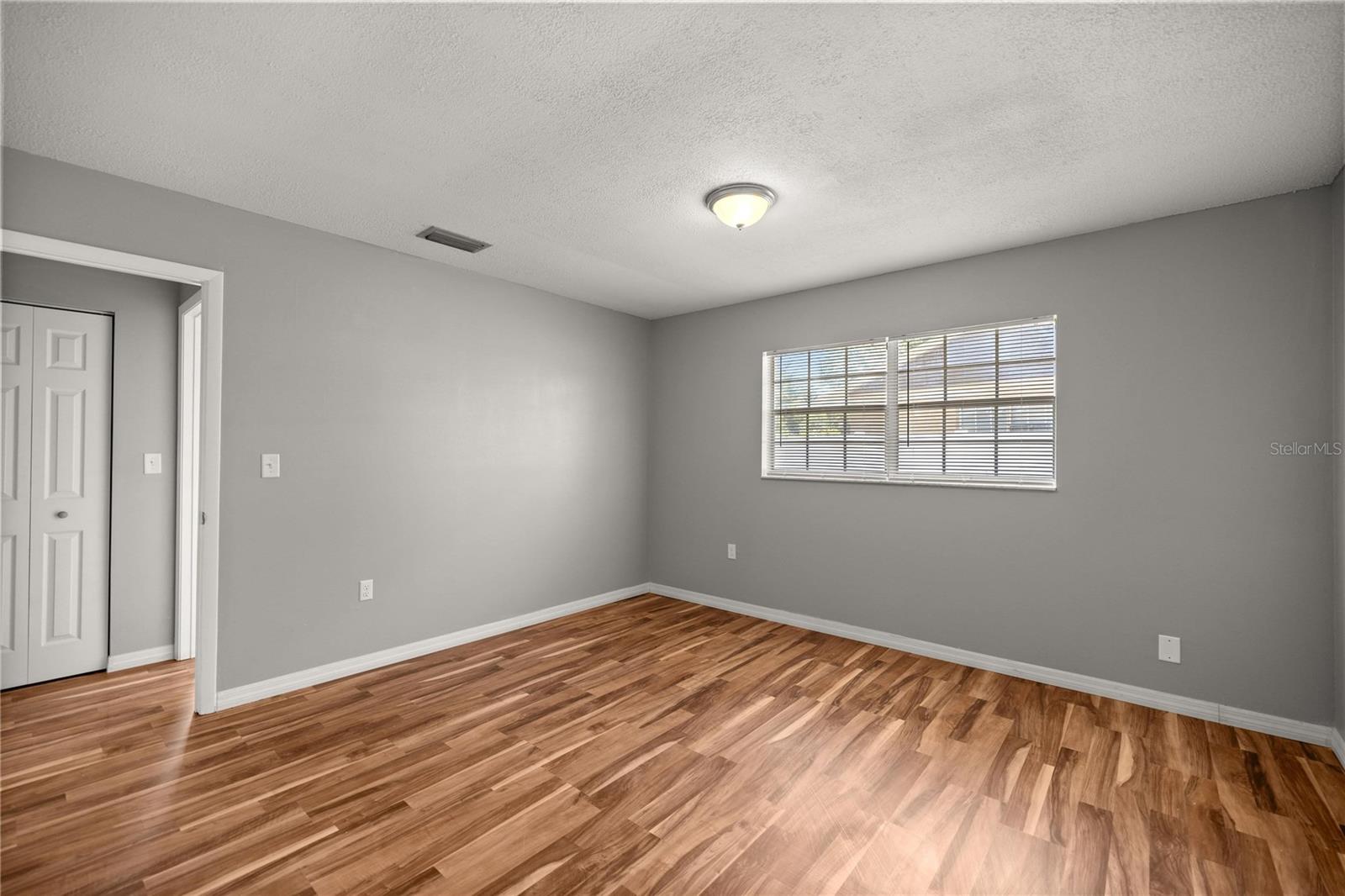 Image 21 of 35 For 15044 35th Avenue Road