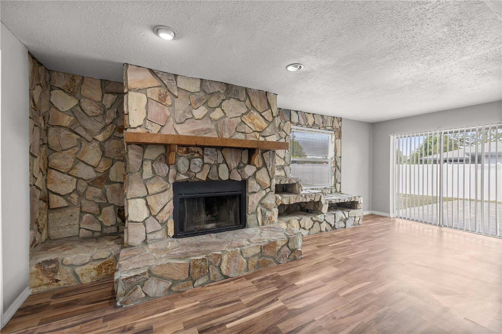 Image 9 of 35 For 15044 35th Avenue Road