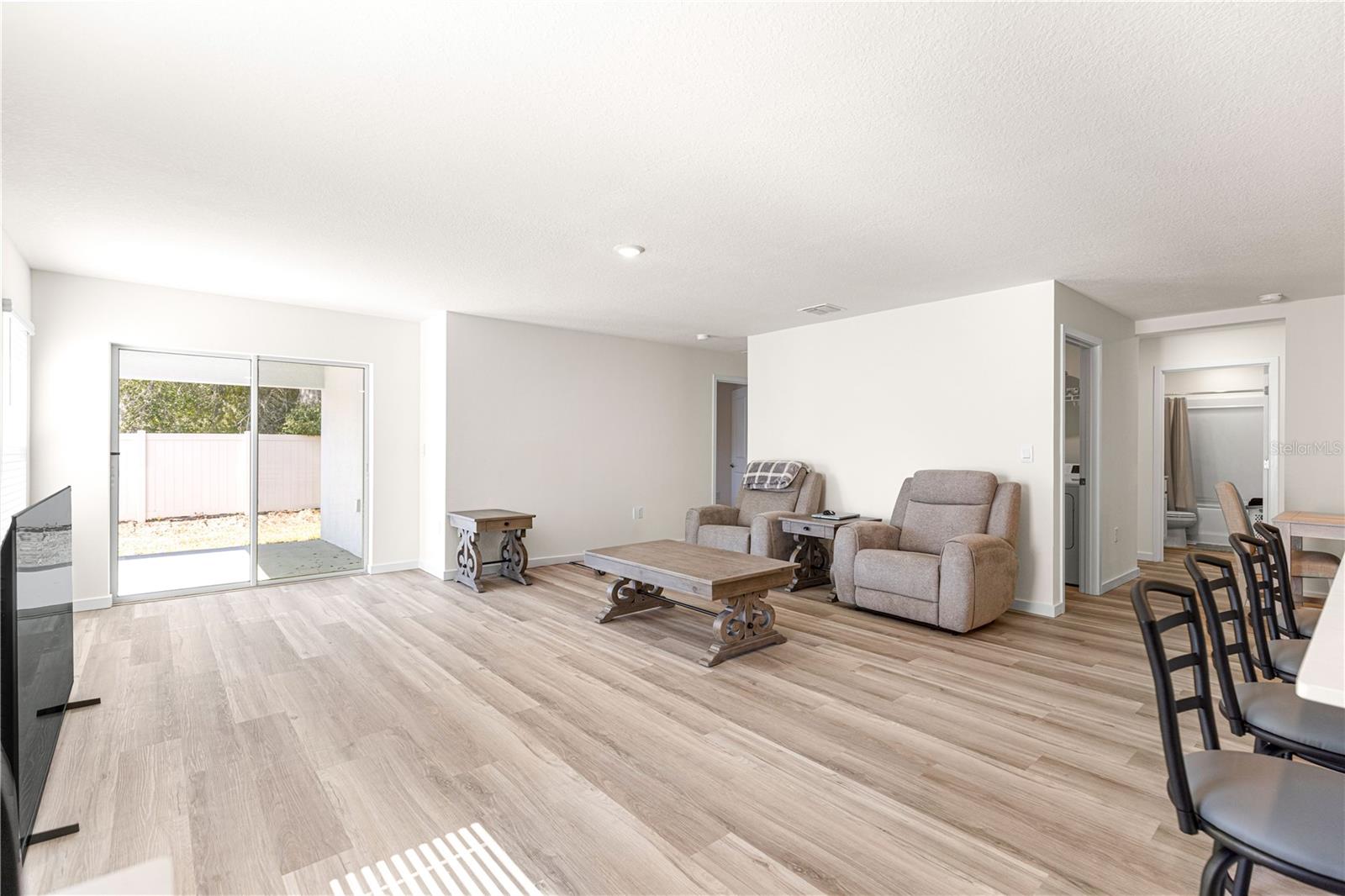 Image 12 of 44 For 8729 Triumph Circle