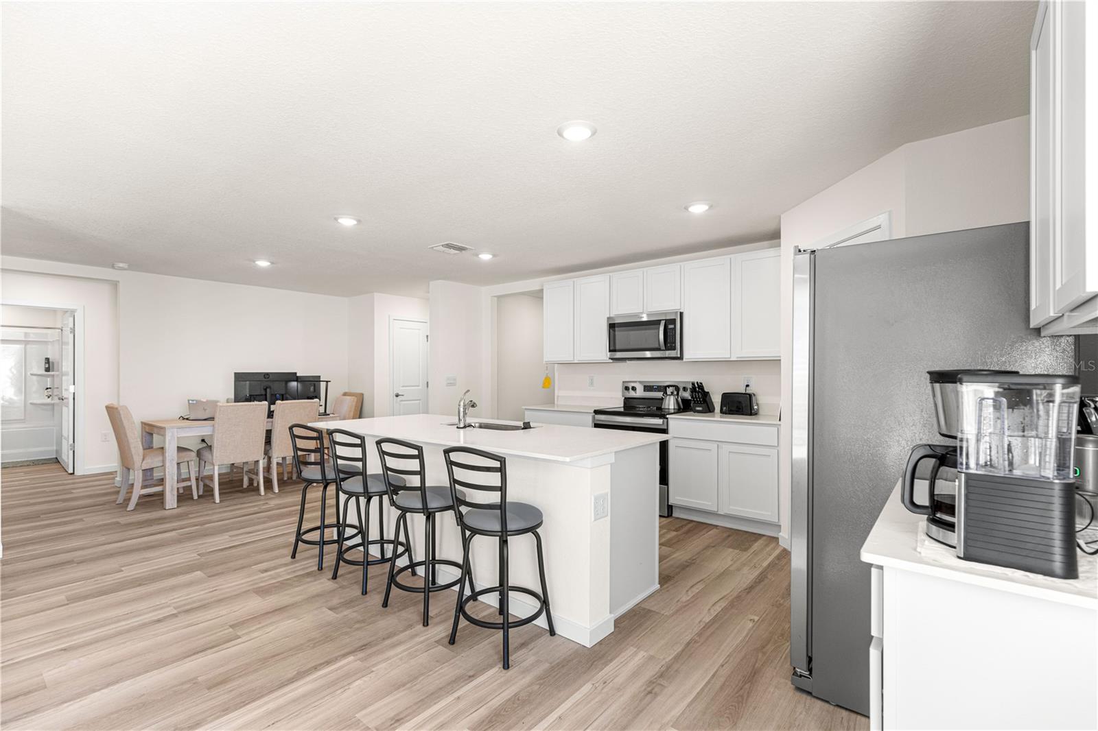 Image 6 of 44 For 8729 Triumph Circle