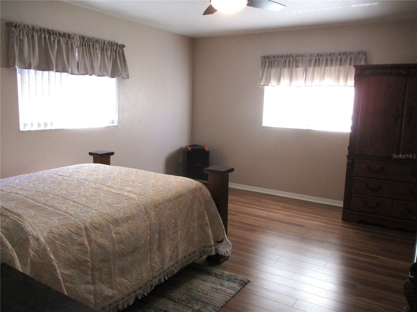 Image 19 of 75 For 13699 111th Avenue