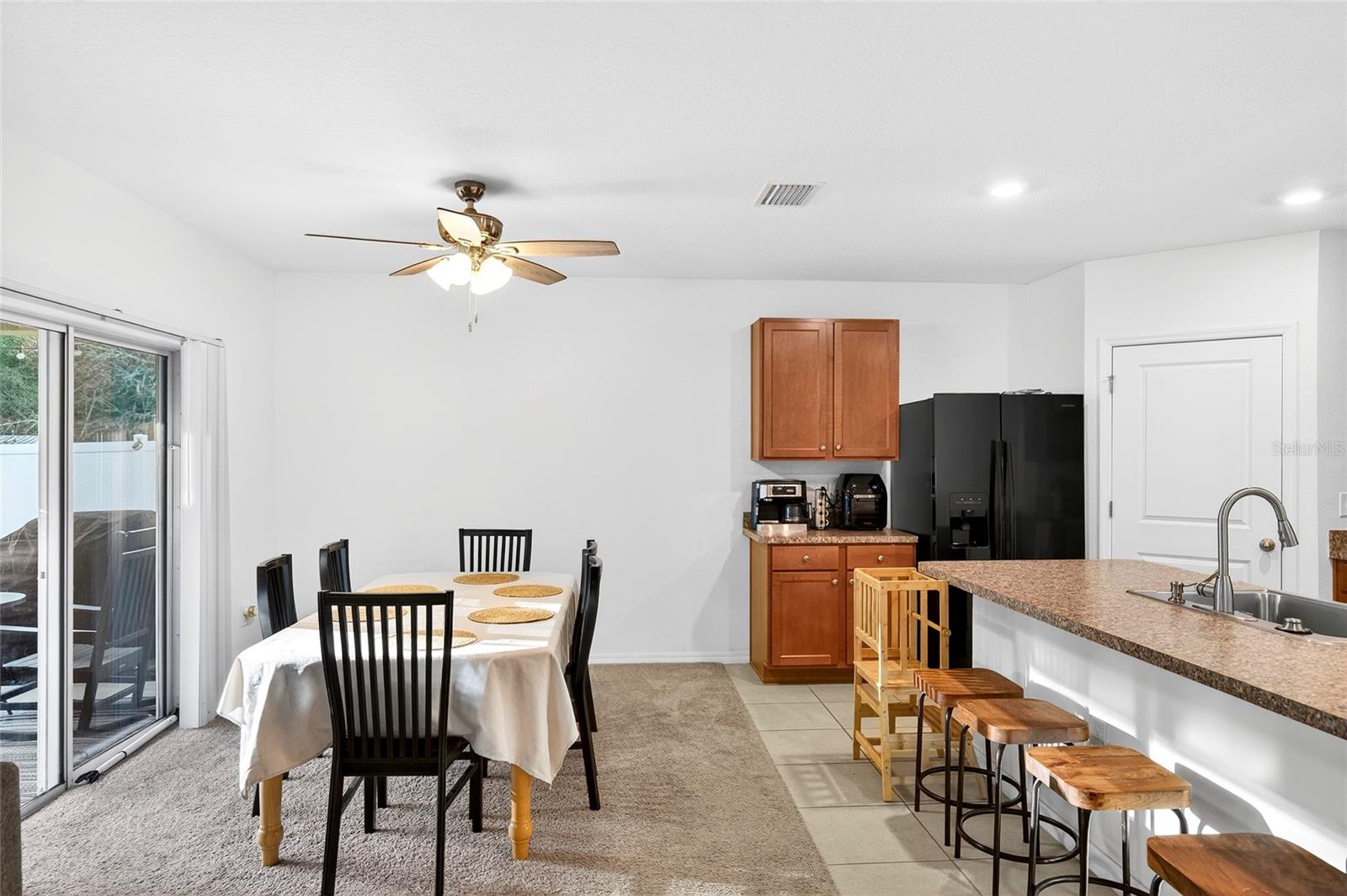 Listing photo id 9 for 2530 42nd Road