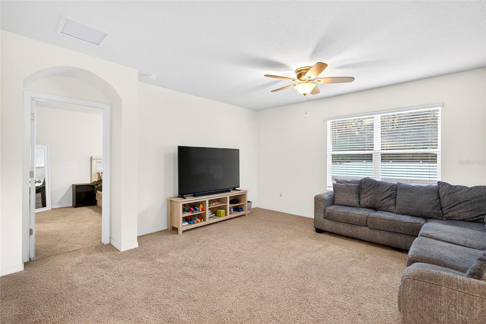 Listing photo id 10 for 2530 42nd Road