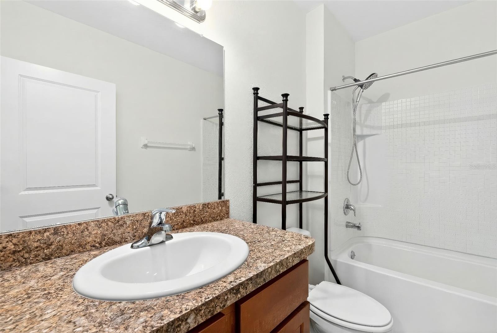 Listing photo id 23 for 2530 42nd Road
