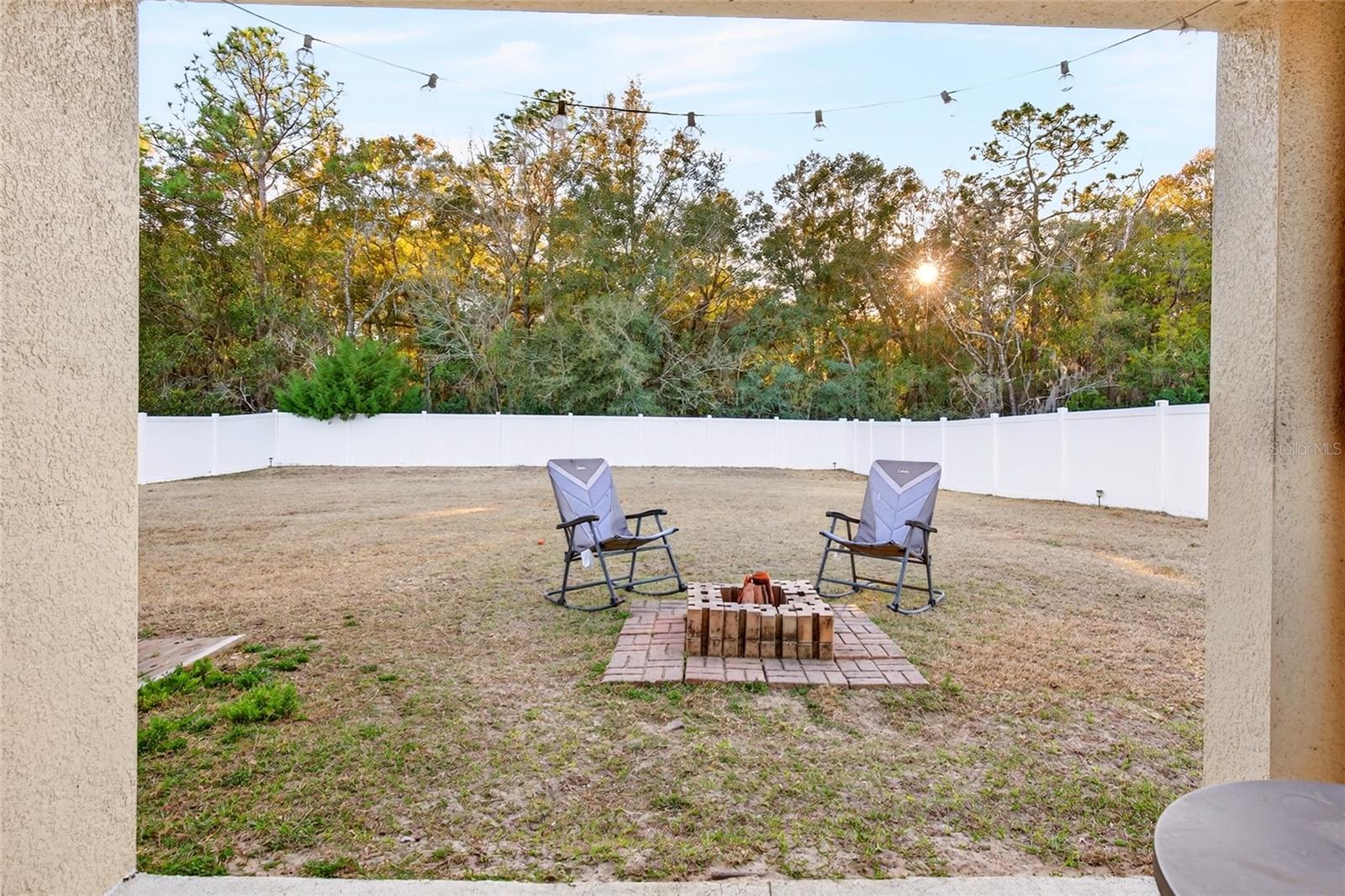 Listing photo id 25 for 2530 42nd Road