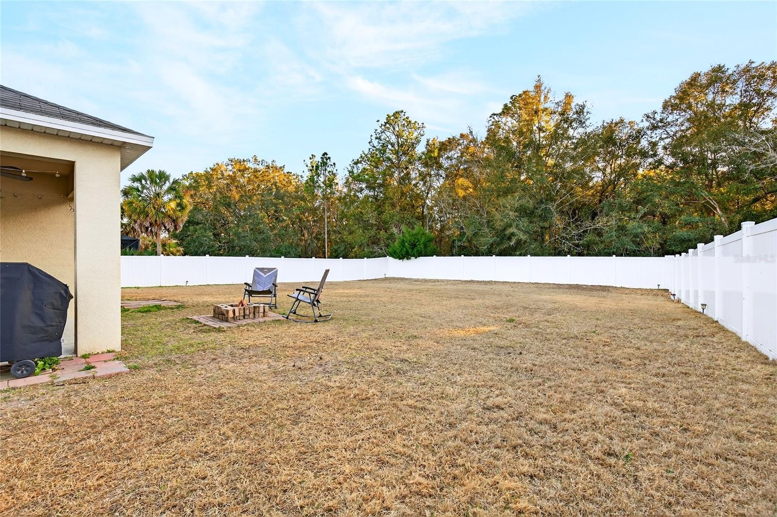 Listing photo id 26 for 2530 42nd Road