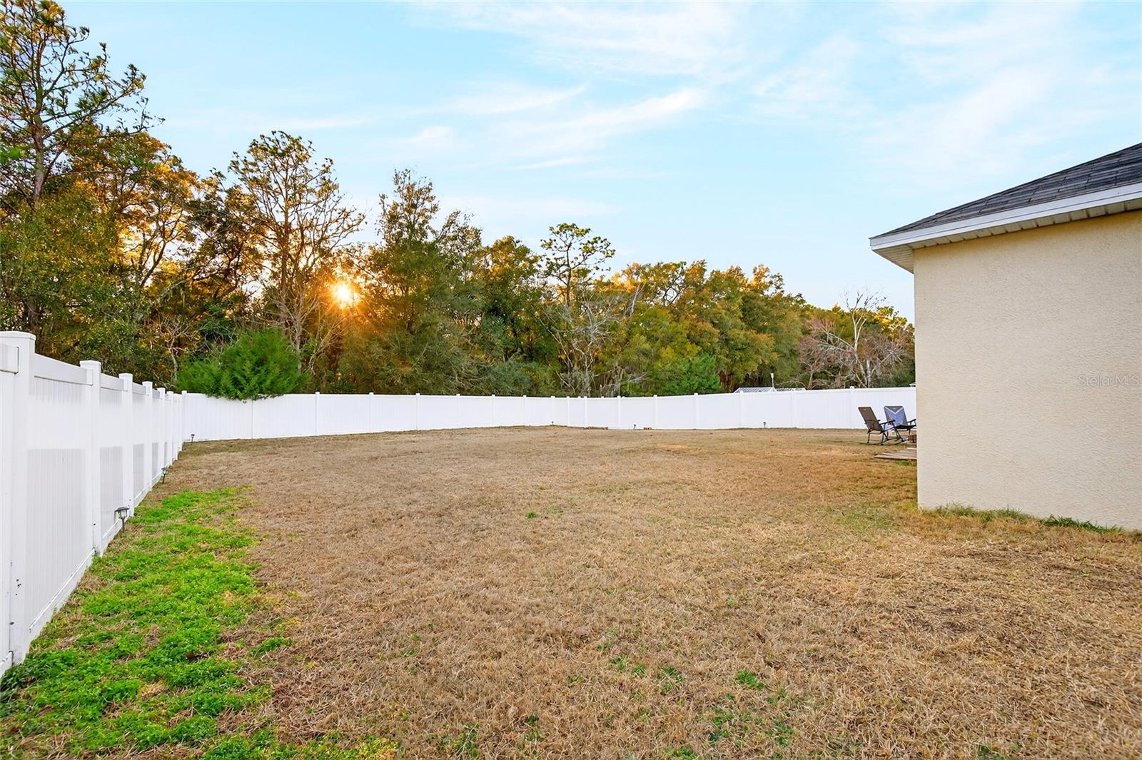 Listing photo id 33 for 2530 42nd Road