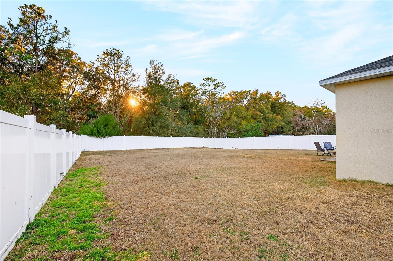 Listing photo id 34 for 2530 42nd Road