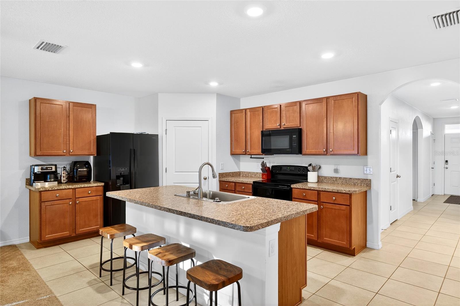Listing photo id 6 for 2530 42nd Road