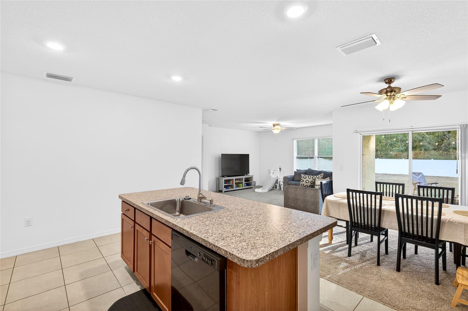 Listing photo id 7 for 2530 42nd Road