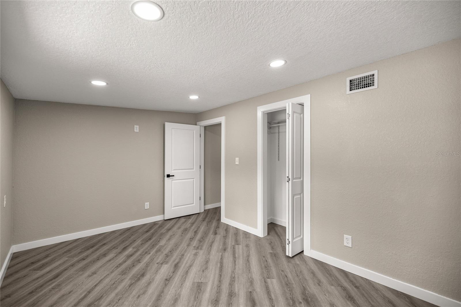 Image 5 of 26 For 451 11th Street