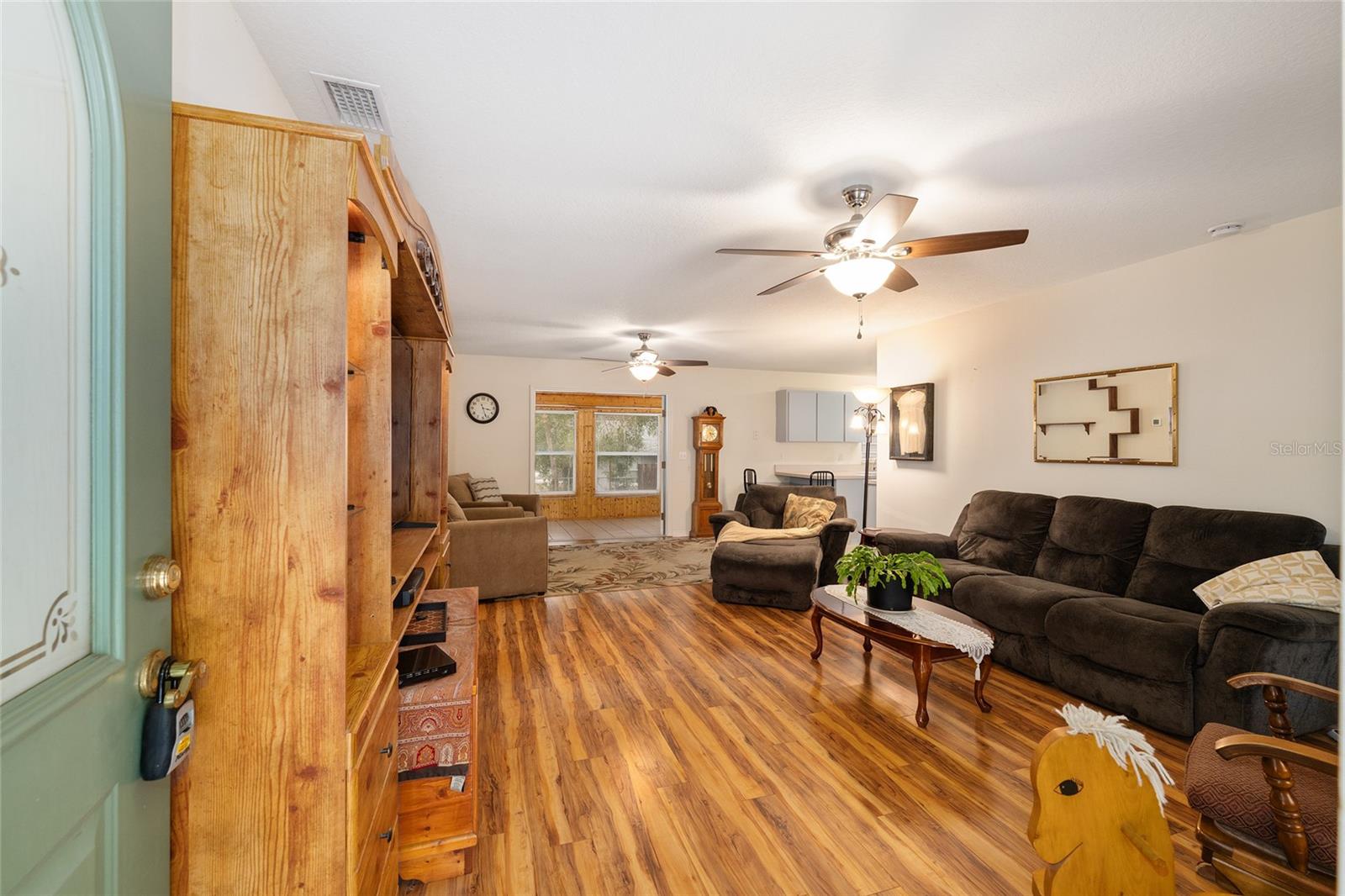 Image 5 of 49 For 9329 Sycamore Place