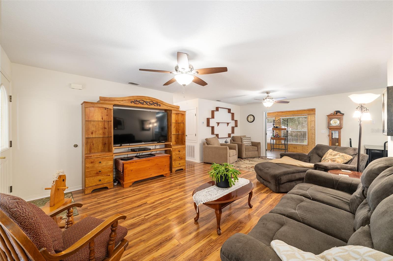 Image 7 of 49 For 9329 Sycamore Place