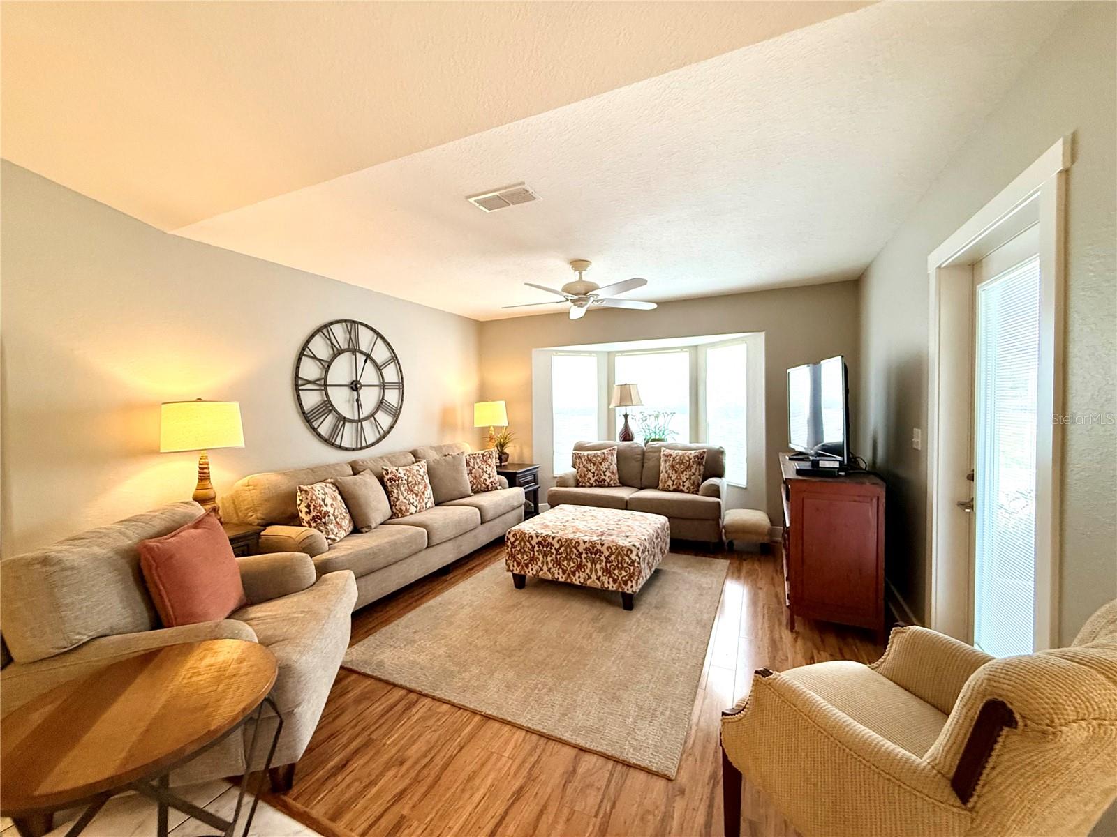 Image 22 of 52 For 14049 112th Circle