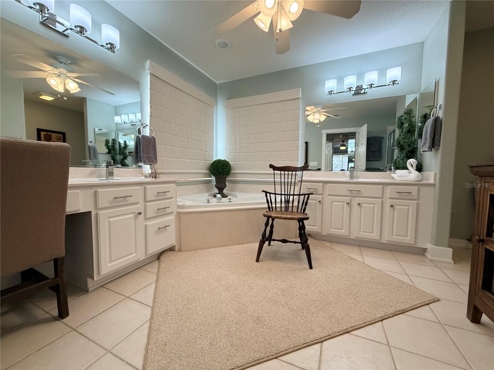 Image 32 of 52 For 14049 112th Circle