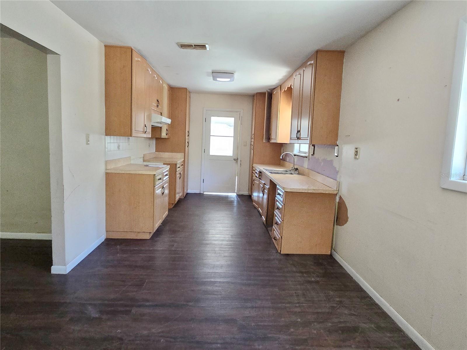 Image 13 of 25 For 8090 Round Lake Loop