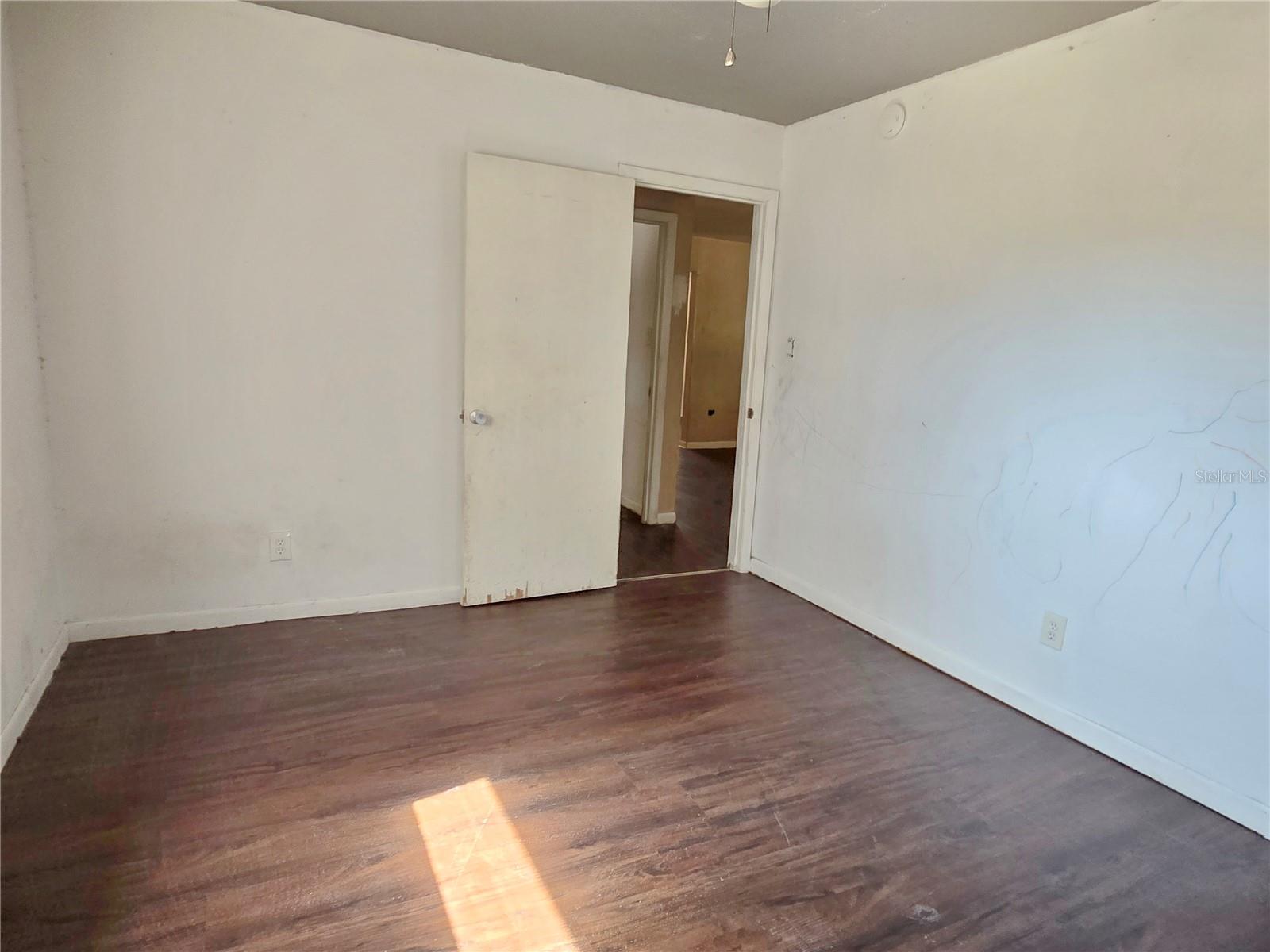 Image 20 of 25 For 8090 Round Lake Loop