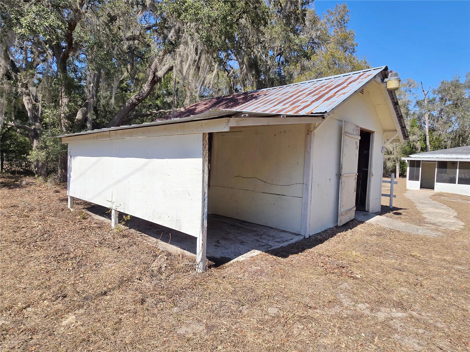 Image 23 of 25 For 8090 Round Lake Loop