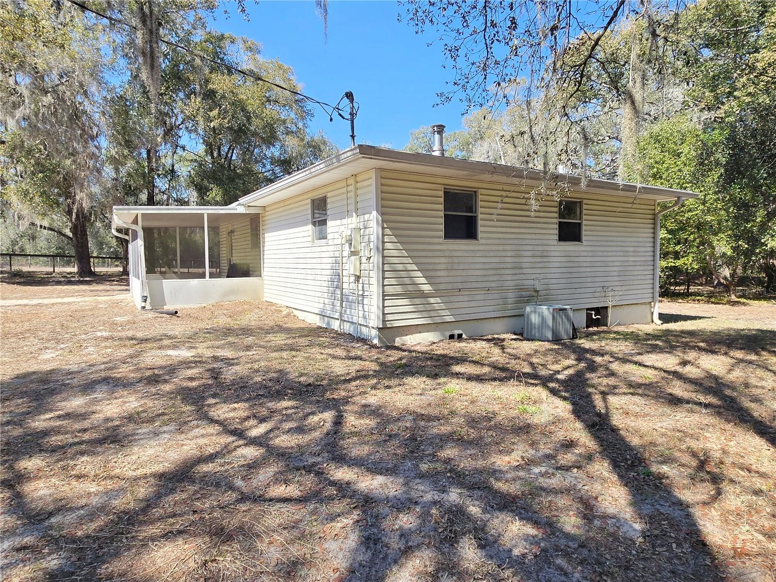 Image 8 of 25 For 8090 Round Lake Loop