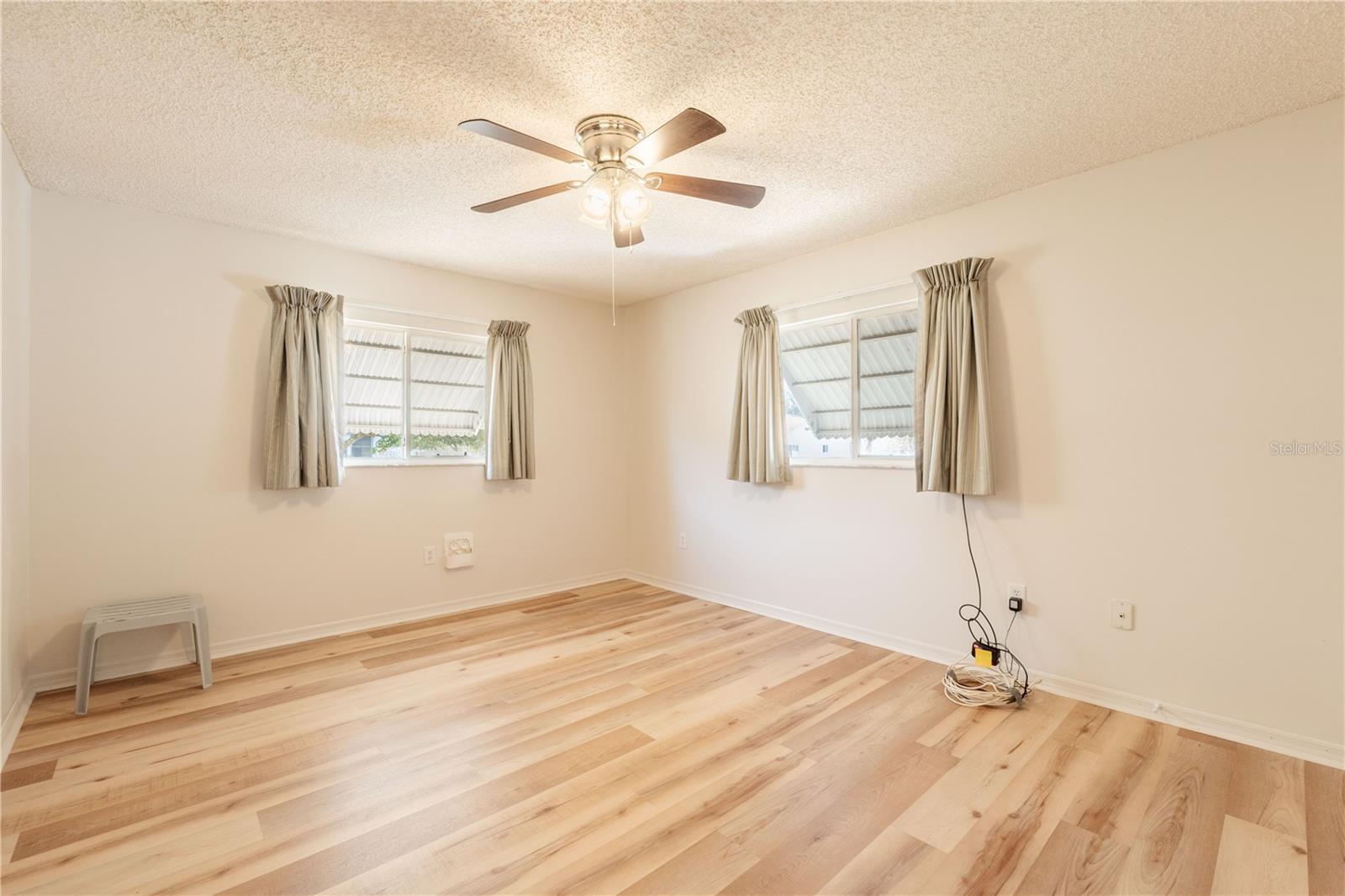 Image 12 of 37 For 10744 62nd Terrace