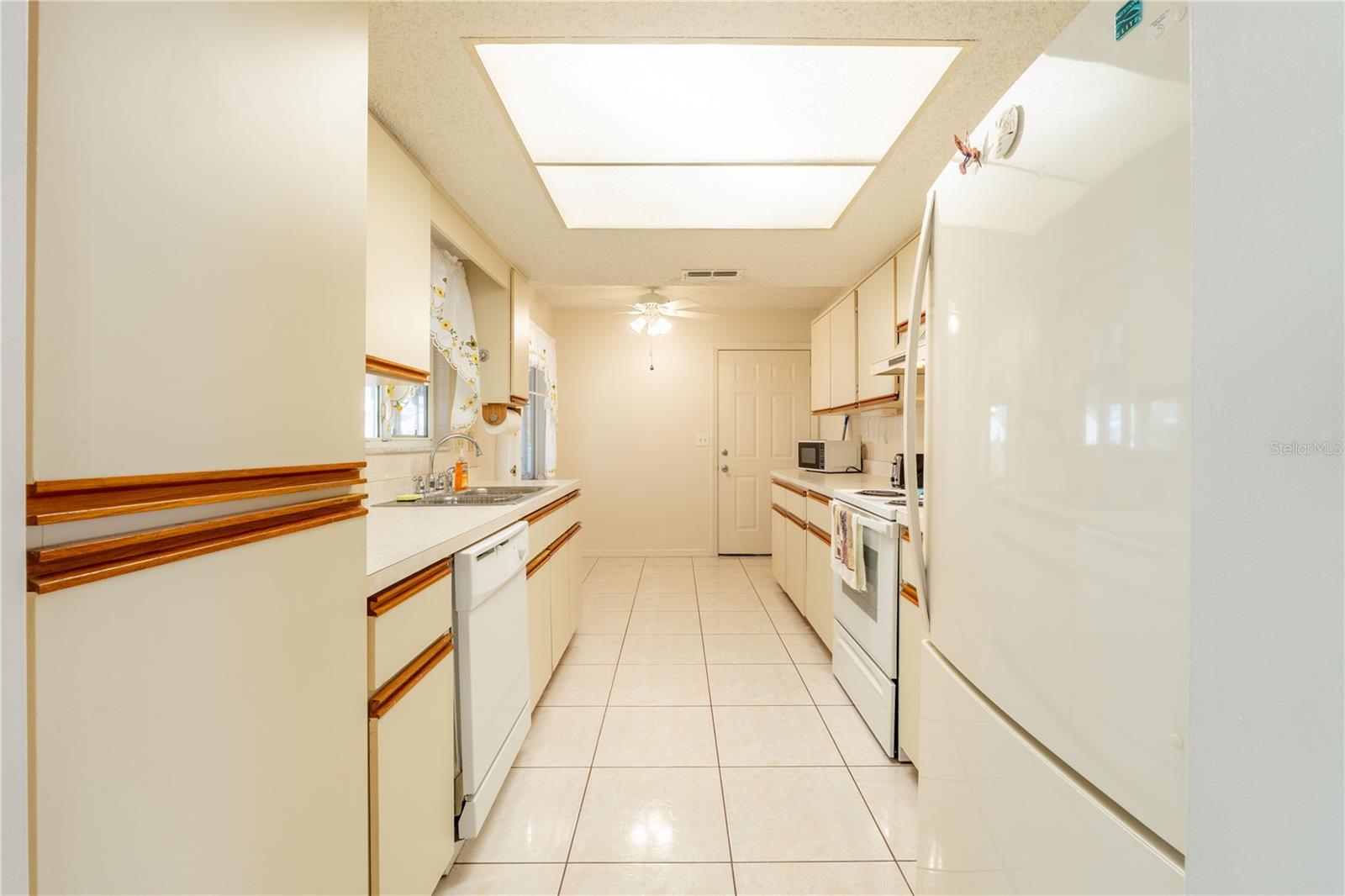 Image 18 of 37 For 10744 62nd Terrace