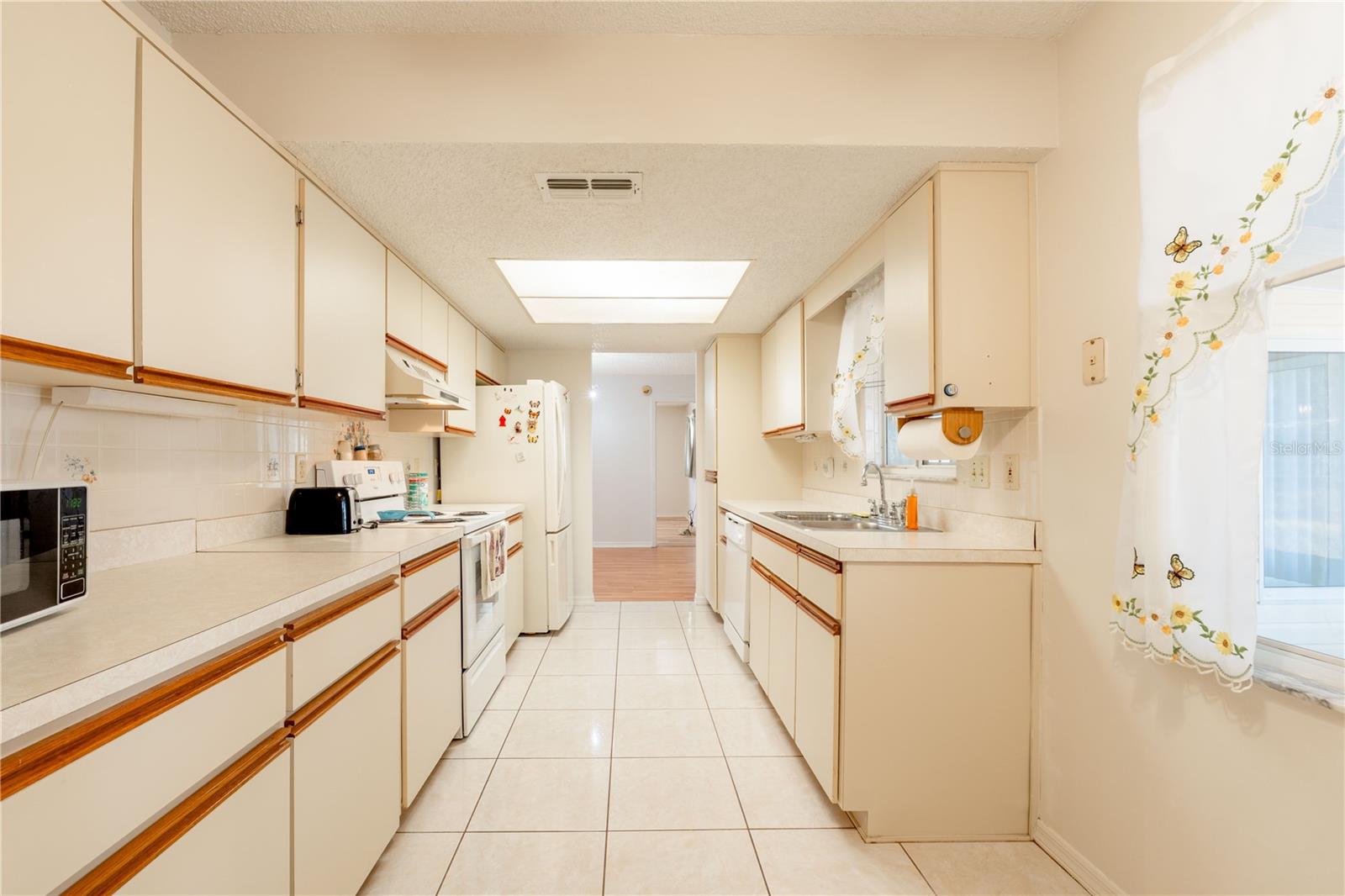 Image 19 of 37 For 10744 62nd Terrace