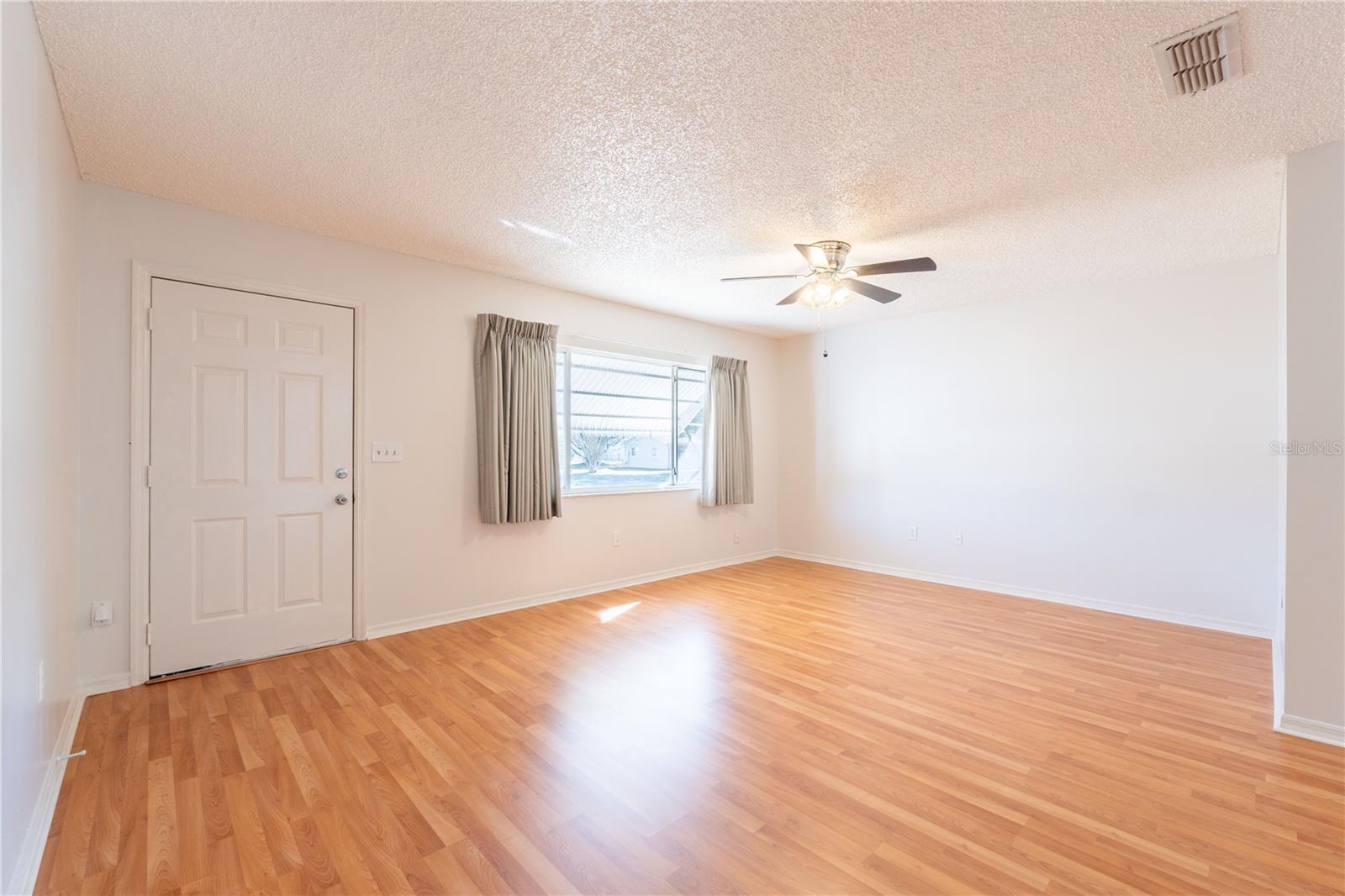 Image 4 of 37 For 10744 62nd Terrace