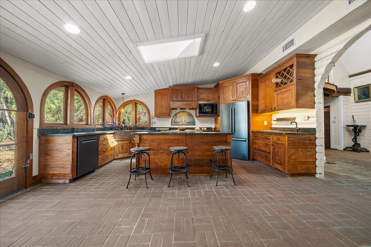 Image 11 of 88 For 5824 185th Avenue