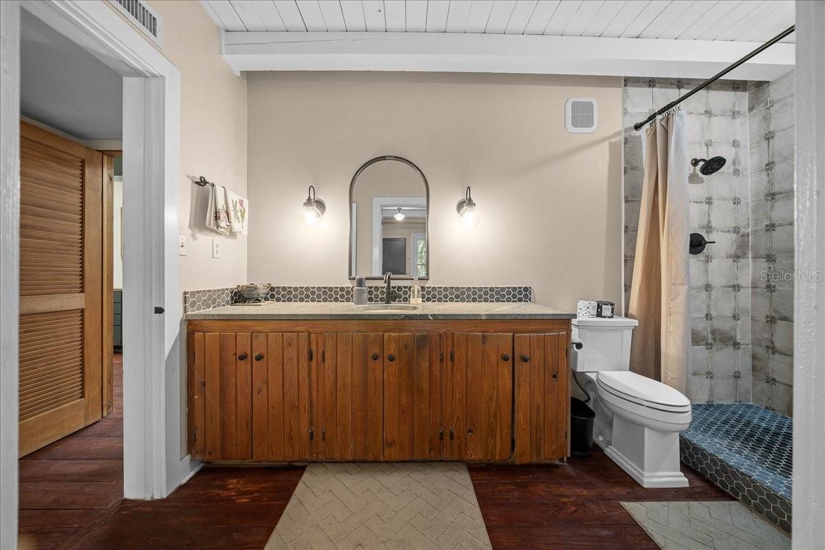 Image 33 of 88 For 5824 185th Avenue