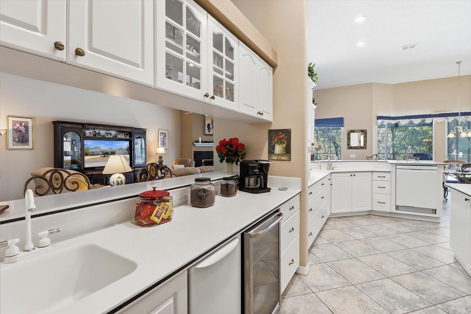 Image 11 of 47 For 16 Drypetes Court E