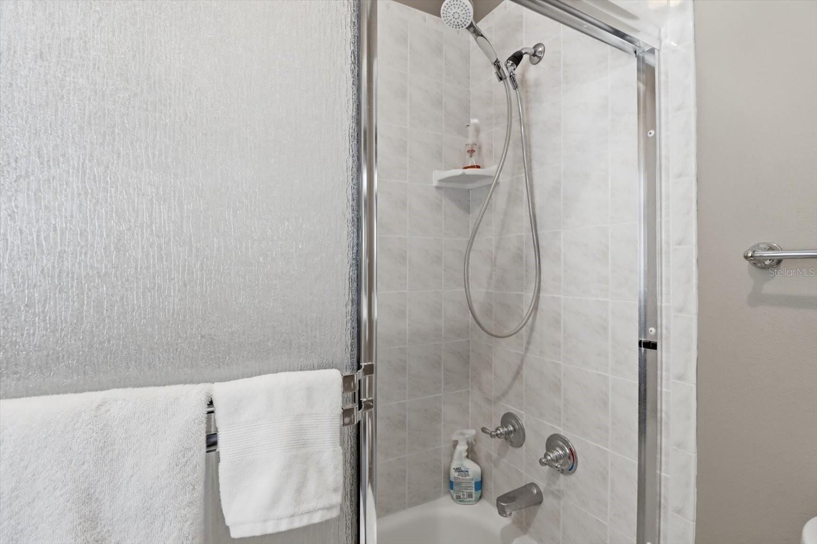 Image 21 of 47 For 16 Drypetes Court E