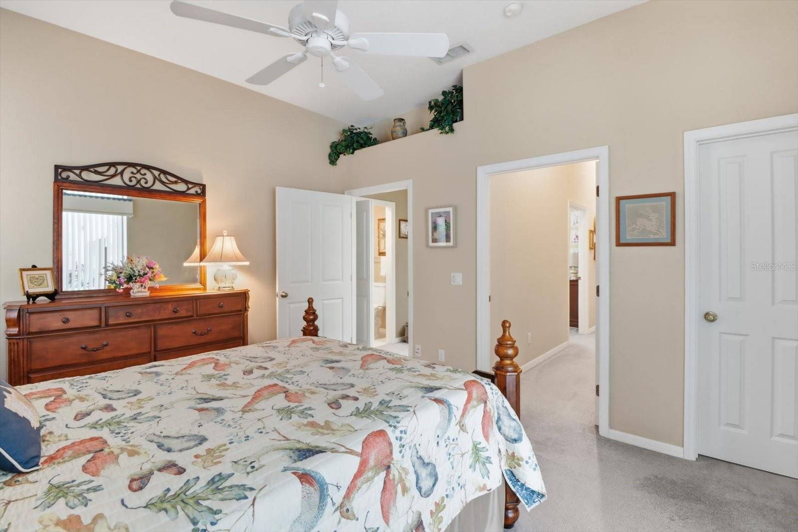 Image 23 of 47 For 16 Drypetes Court E