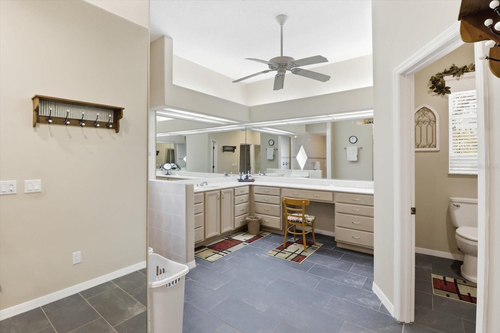 Image 25 of 47 For 16 Drypetes Court E