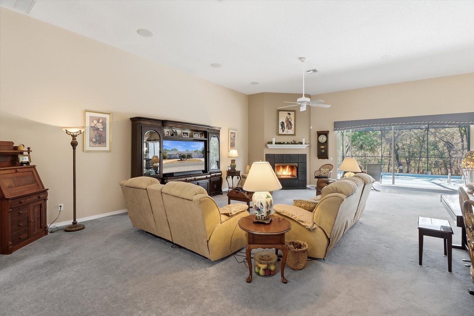 Image 3 of 47 For 16 Drypetes Court E