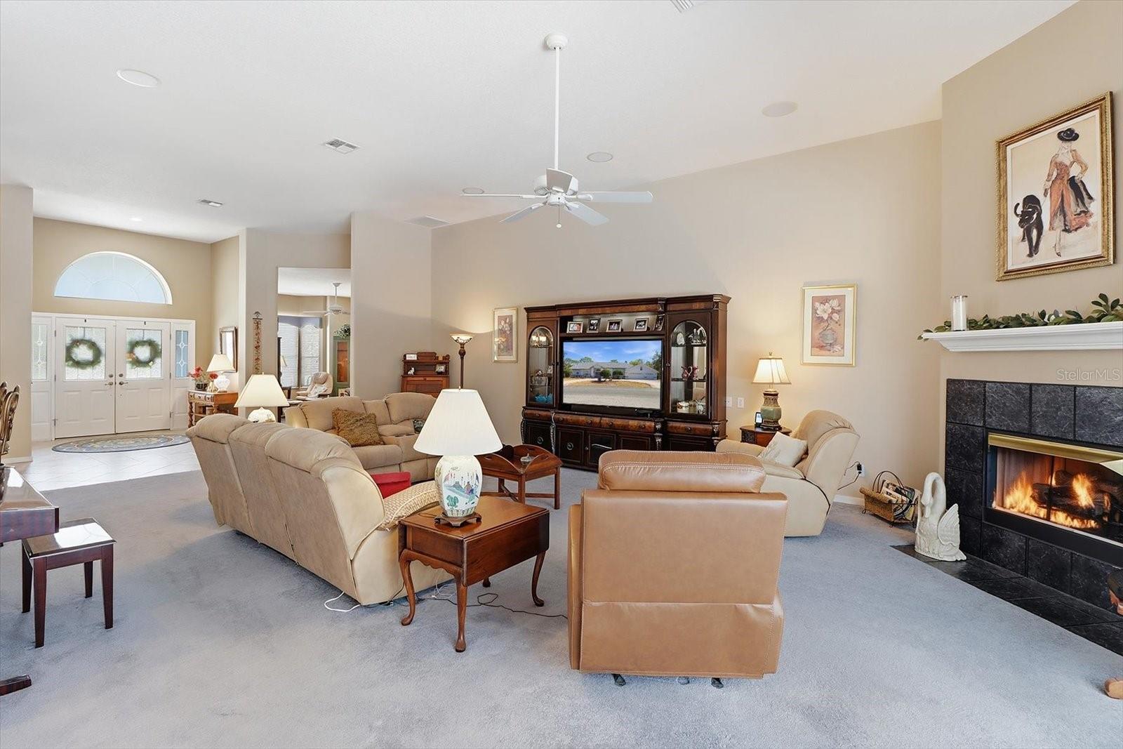 Image 7 of 47 For 16 Drypetes Court E