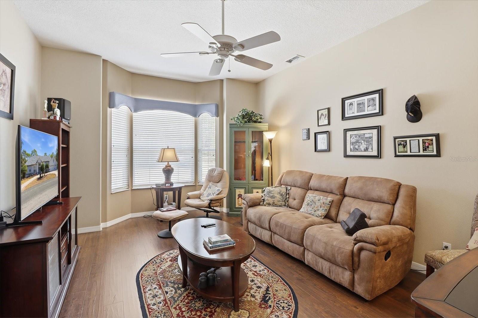 Image 9 of 47 For 16 Drypetes Court E