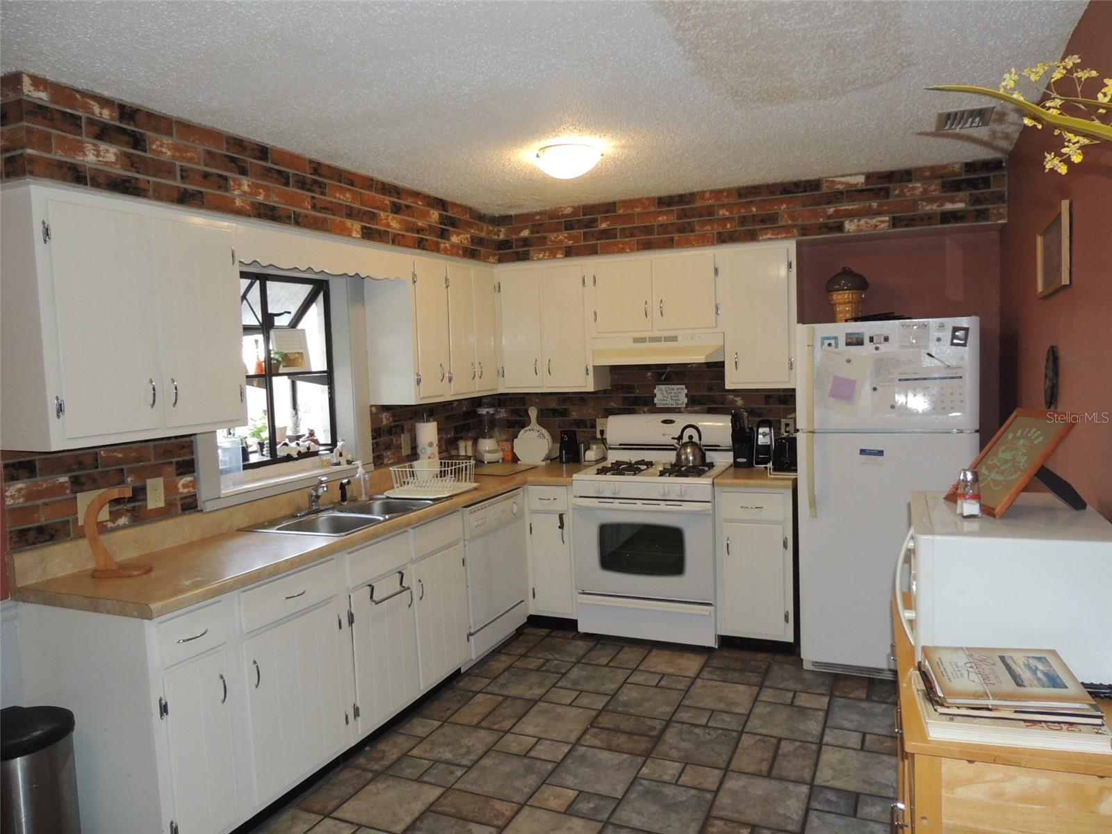 Image 10 of 37 For 312 2nd Avenue