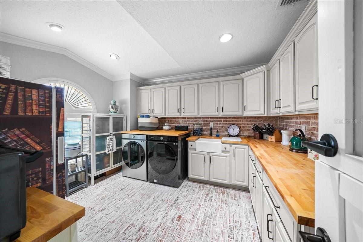 Image 15 of 67 For 2323 18th Circle