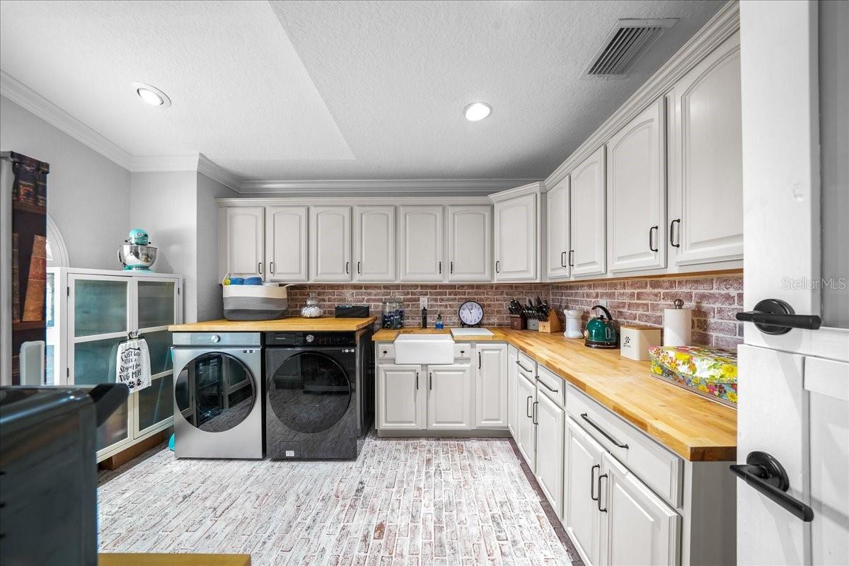 Image 16 of 67 For 2323 18th Circle