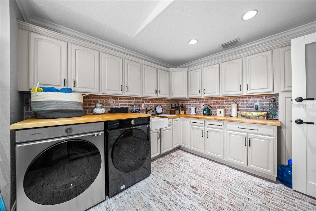 Image 18 of 67 For 2323 18th Circle