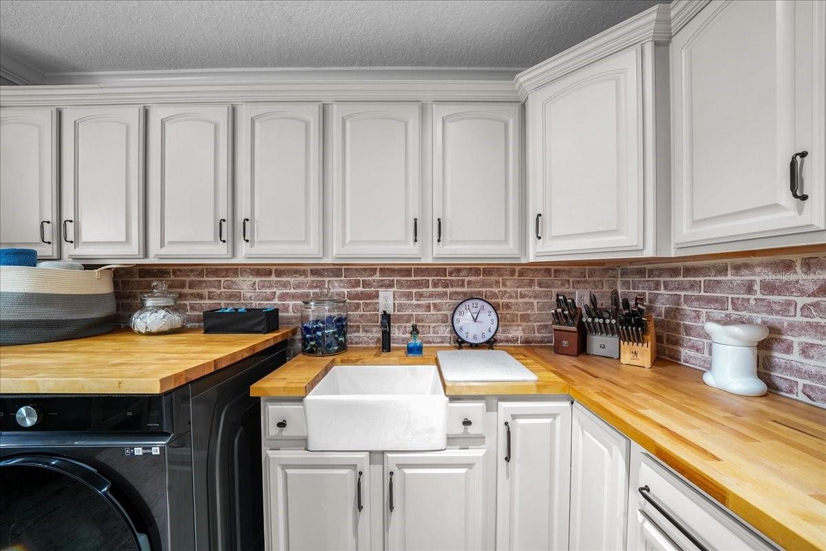 Image 19 of 67 For 2323 18th Circle