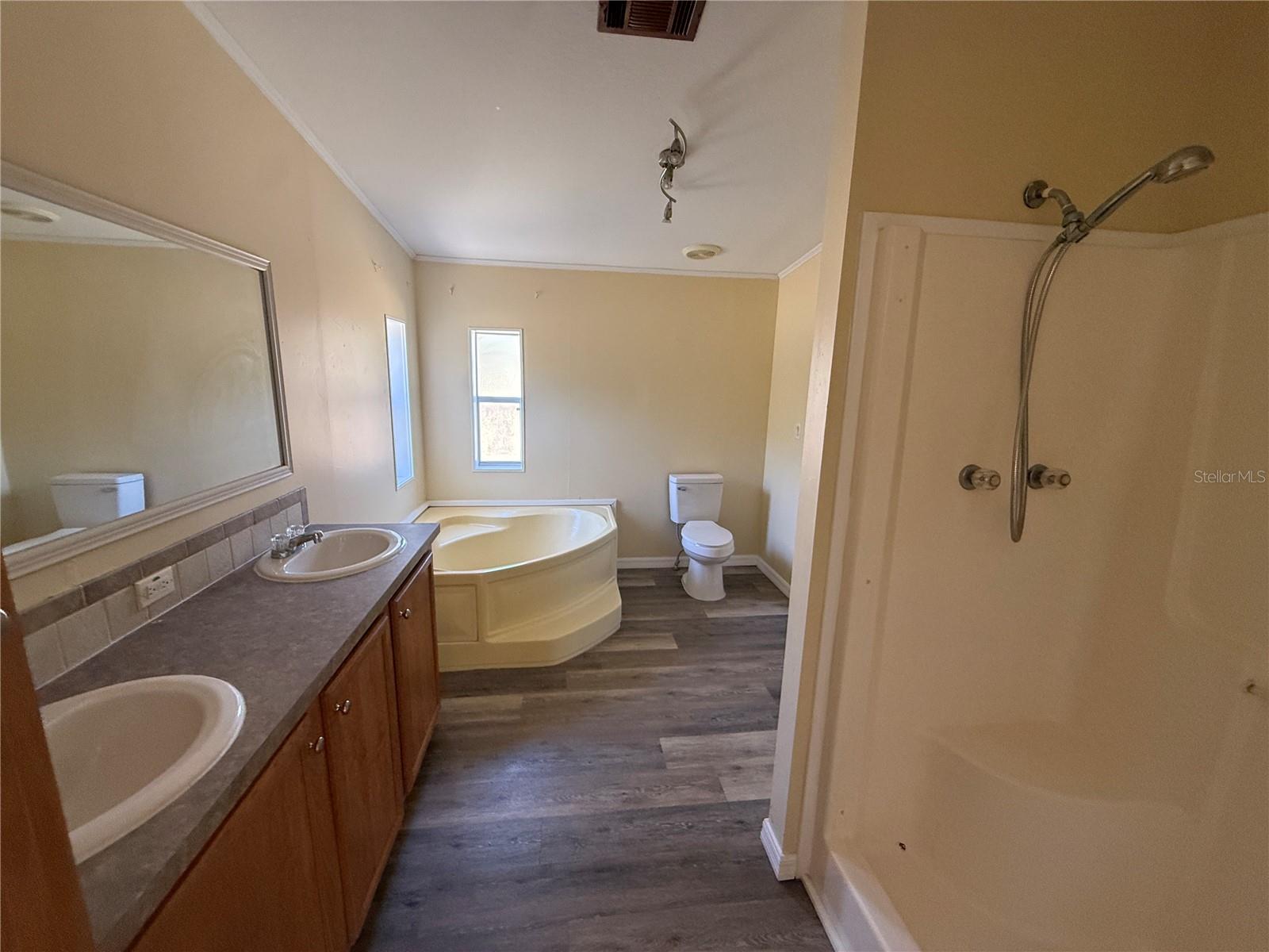 Image 14 of 18 For 11971 10th Place